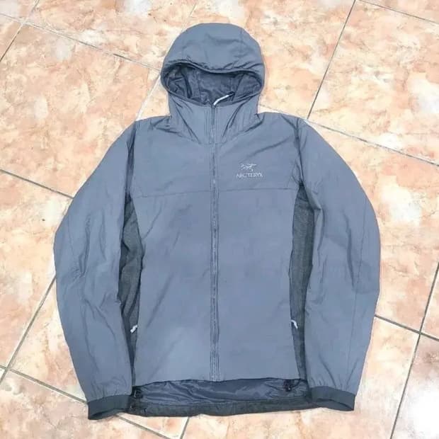 아크테릭스 아톰 LT 후디자켓 그레이