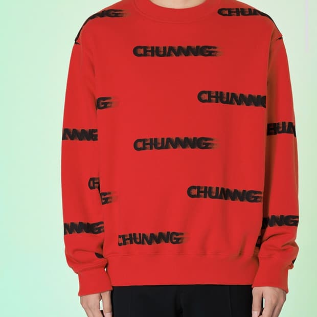 CHUNNNG 로고 그래픽 프린트 맨투맨(택달린새상품)