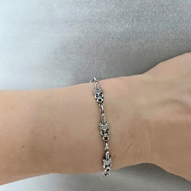 크롬 대거 디자인 은팔찌