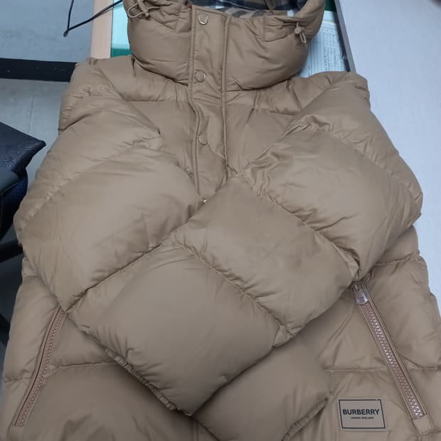 버버리 할스비 패딩 L(실용105) 카멜