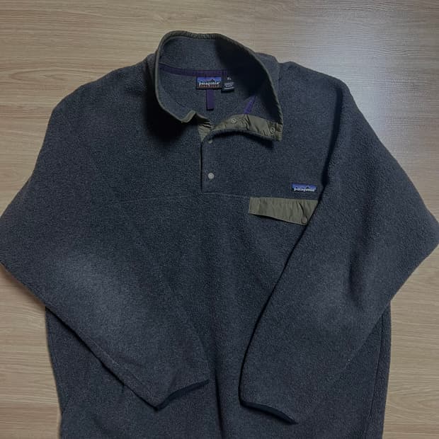 XL 파타고니아 신칠라 차콜 올리브