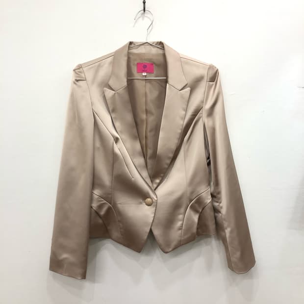 SELLY’S gold classic collar jacket