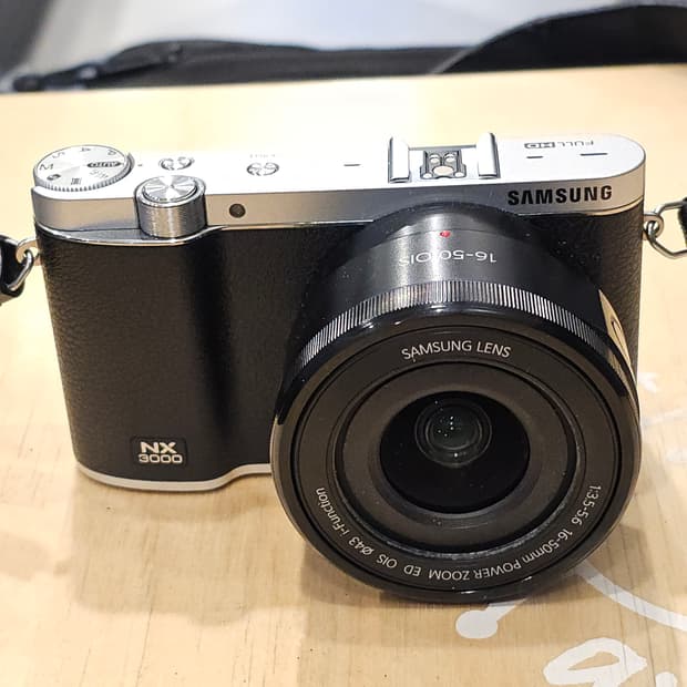 삼성 NX3000 미러리스 카메라