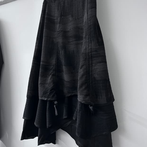 레이어드 플리츠 스커트