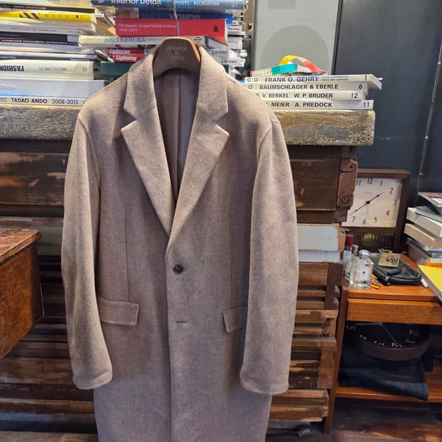 반하타 디 알바자 체스터필드코트