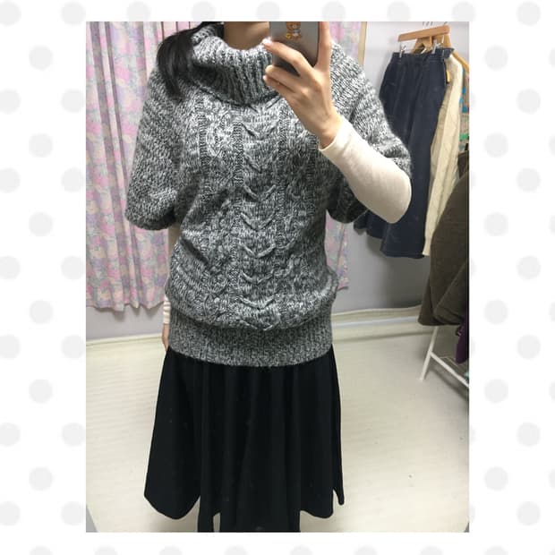 그레이 보카시 목폴라 니트