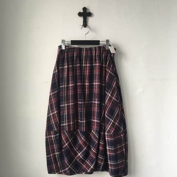 Check pattern skirt