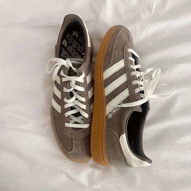 230 새상품 (W) 아디다스 스페지알 핸드볼 어스 스트라타 오프 화이트