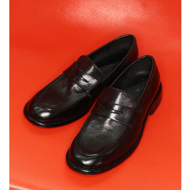 야세 퍼스트 카우하이드 워싱 로퍼 블랙