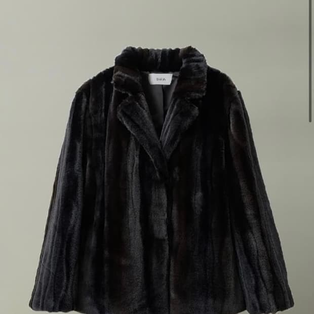 vartist 샵다리아 퍼자켓 구해요!