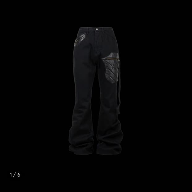 EMOSTANCECLUB LEATHER PATCH FLARED JEANS