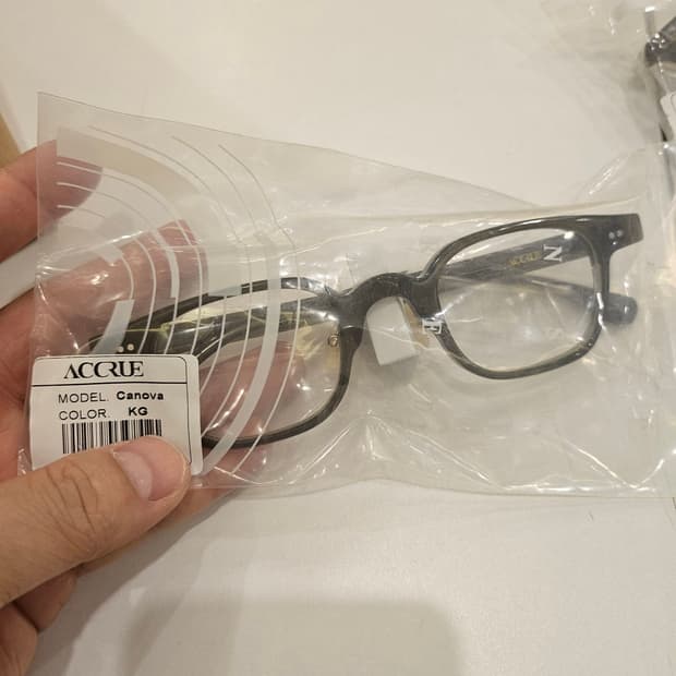새제품 어크루 안경 반값이하