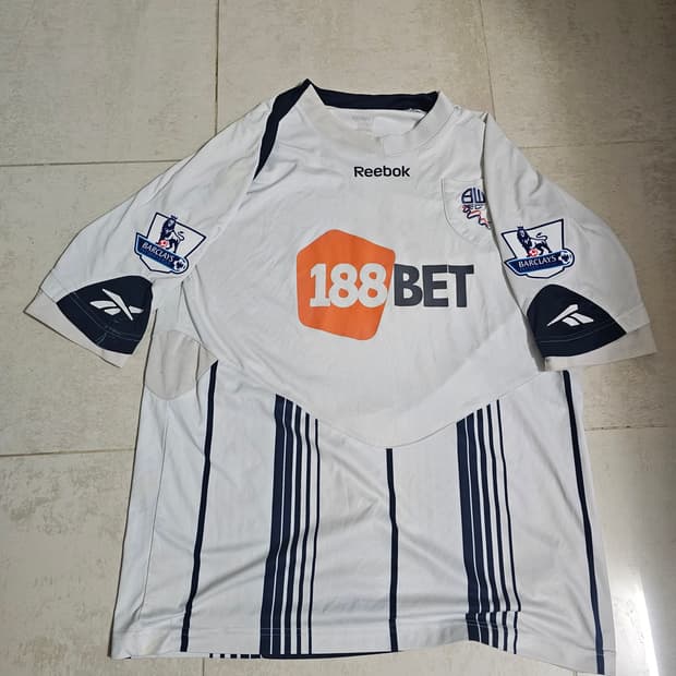 볼튼 원더러스 이청용 유니폼 팝니다