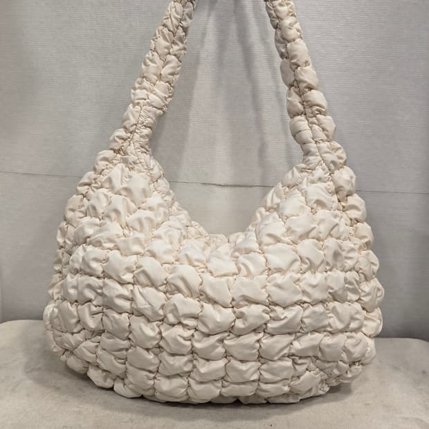 COS 코스 퀼팅 오버사이즈 숄더백