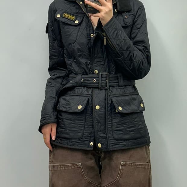 바버 인터내셔널 폴라퀼트 블랙 자켓