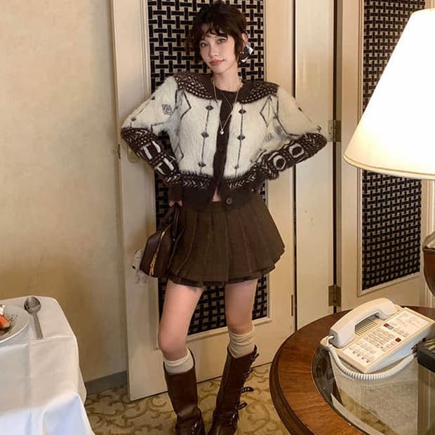 DULA 울 브라운 더블 플리츠 미니스커트