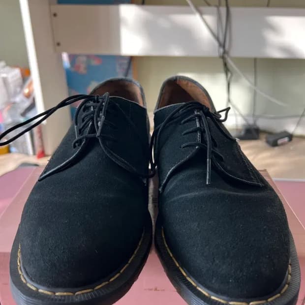 닥터마틴 4홀 260 팔아요 상태는 좋습니다