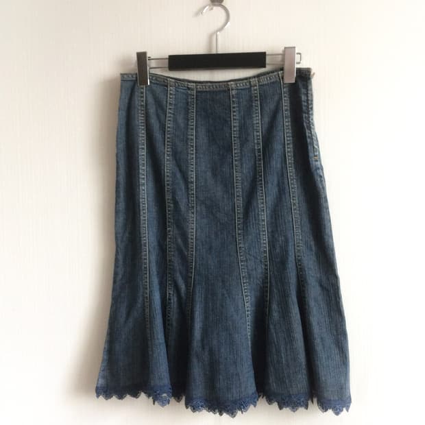 Lace trimming denim midi skirt