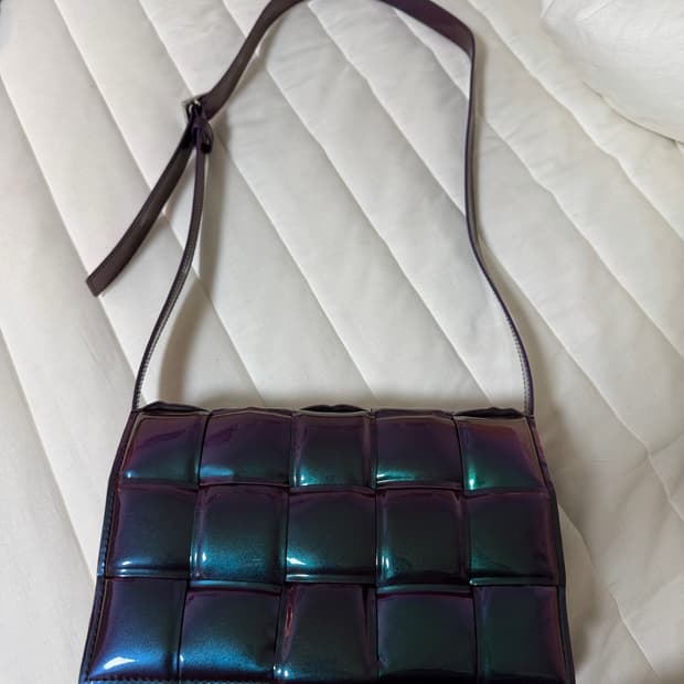 보테가베네타 패딩카세트 스몰