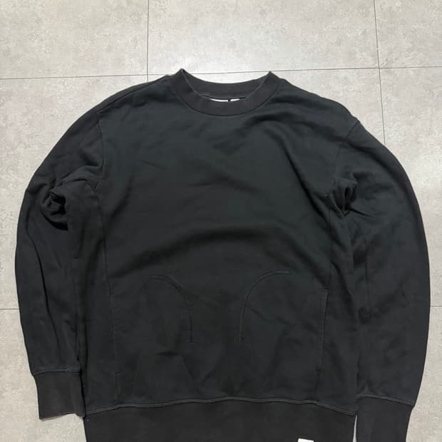  아디다스 블랙컬러 빈티지 롱슬리브 스웻셔츠 95size  
