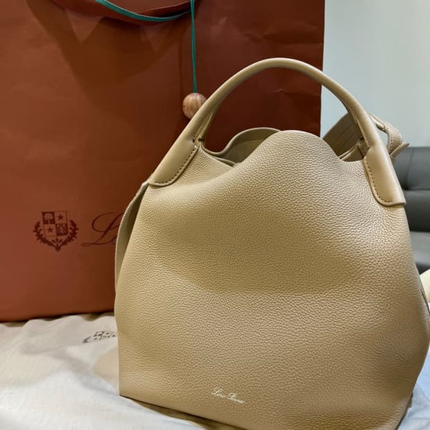 로로피아나 베일백 마이크로 라지 라이트매스틱