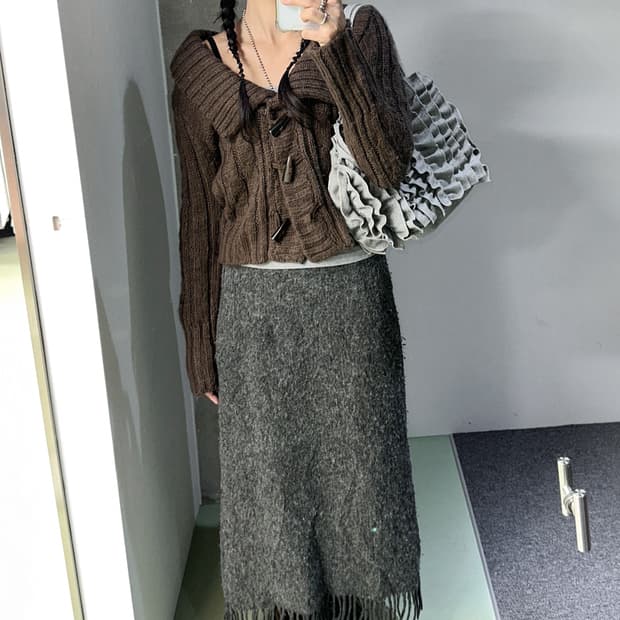 gray tassle bucle long skirt