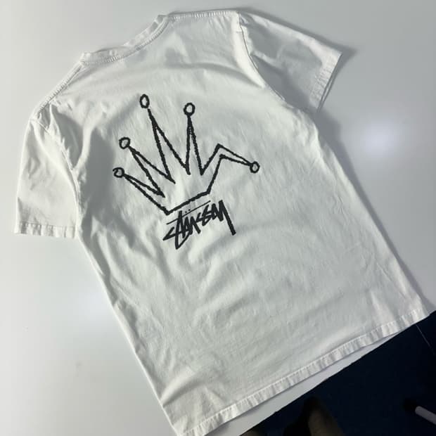 Stussy 스투시 브로큰 크라운 화이트 반팔티셔츠