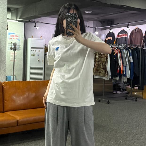 아베크롬비 파란색 무스 자수 브이넥 반팔 티셔츠 B4692