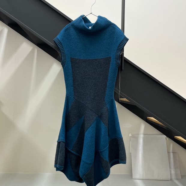 히로코 코시노 슬리브리스 니트 원피스