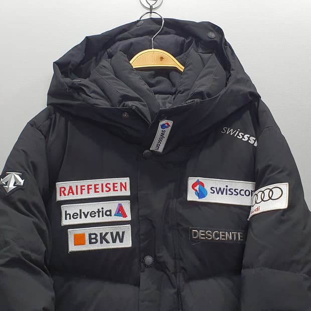 데상트 하프롱패딩  100