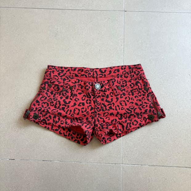 레드 호피 반바지
