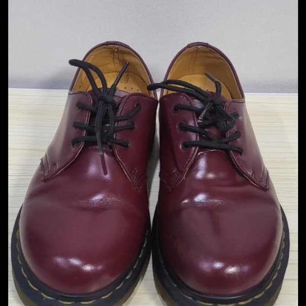 닥터마틴 여성  235