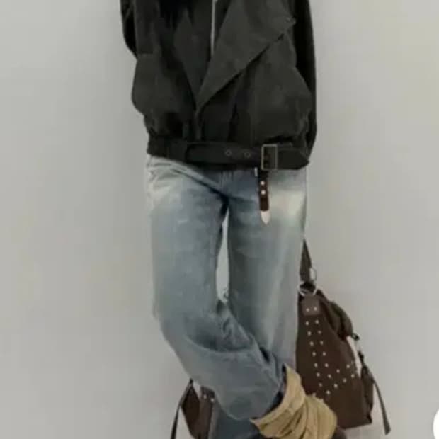 [에이블리] 루프온 딥페이딩 로우 플레어 데님진 S