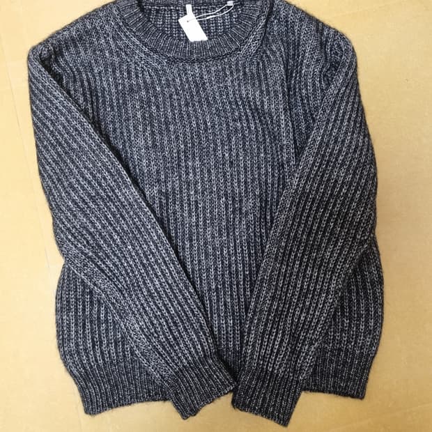 선플라워 필드 스웨터 블랙