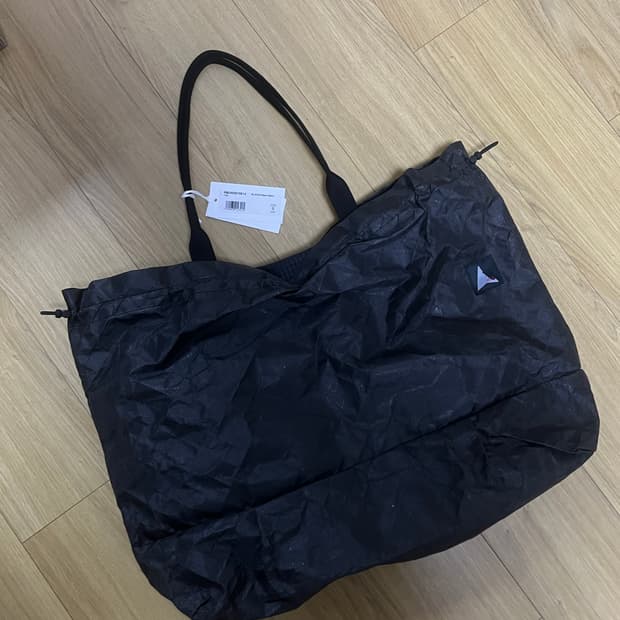 25ss 로아 하이킹 토트백 블랙 새상품