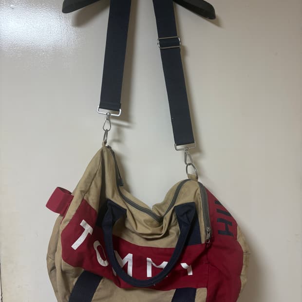 타미 힐피거 클래식 백
