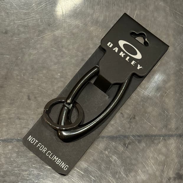 Oakley keyring 
