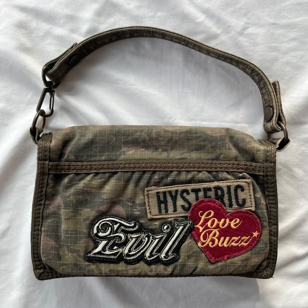 히스테릭 글래머 아카이브 카모 이블 러브버즈 패치 숄더 백