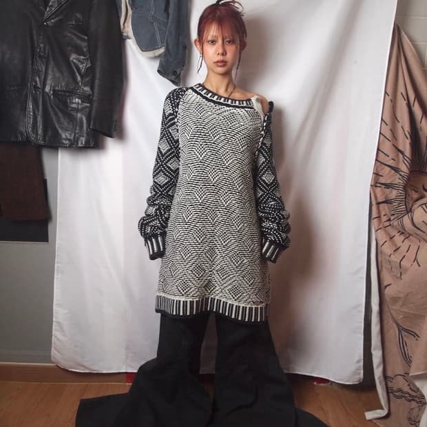 저스트 카발리 숄더 버튼 슬릿 헤비 니트