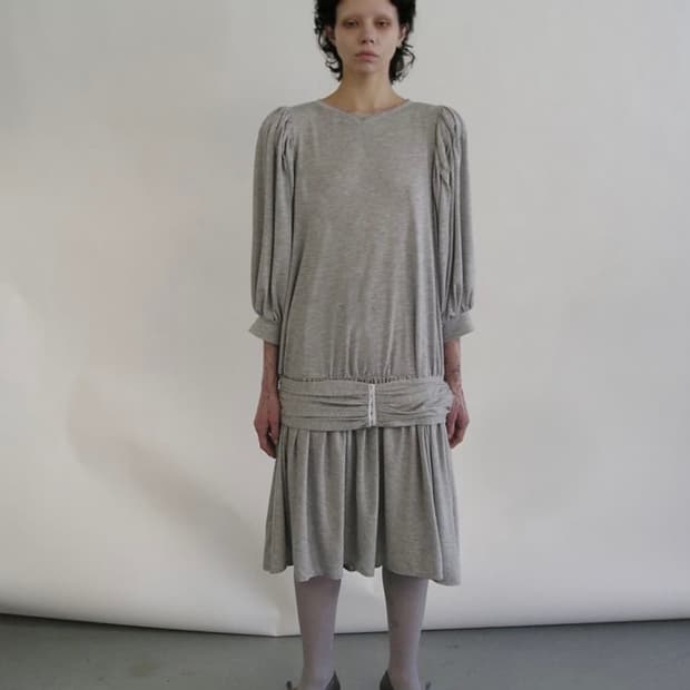 에옹쓰 아르누보 드레스 그레이 구해요