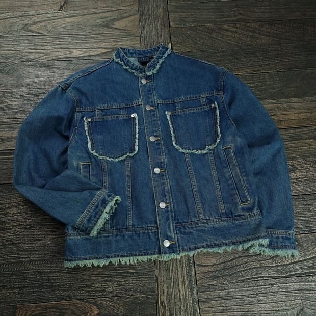 [로맨틱크라운] 데미지 디테일 페이즐리 도킹 데님 자켓 M18905