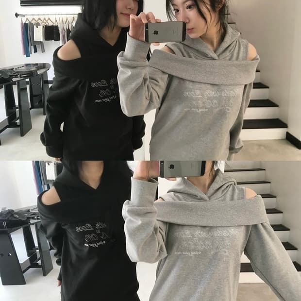 애즈온 키코 오프숄더 후드티 블랙 색상