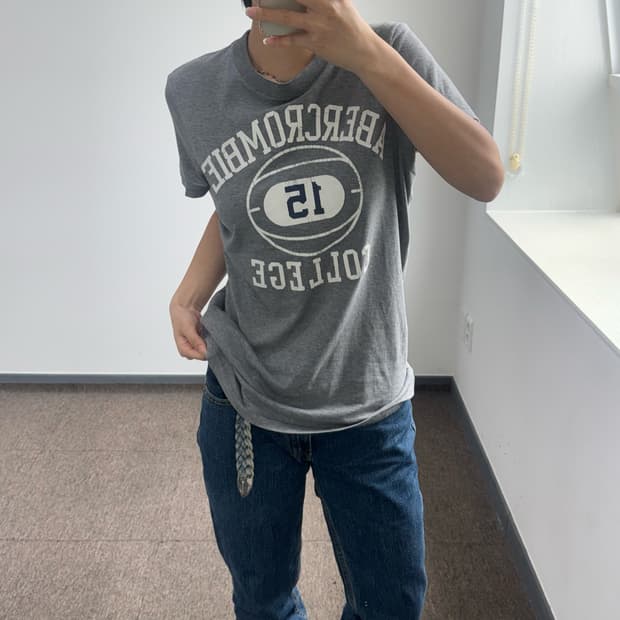 Abercrombie 아베크롬비 그레이 반팔 