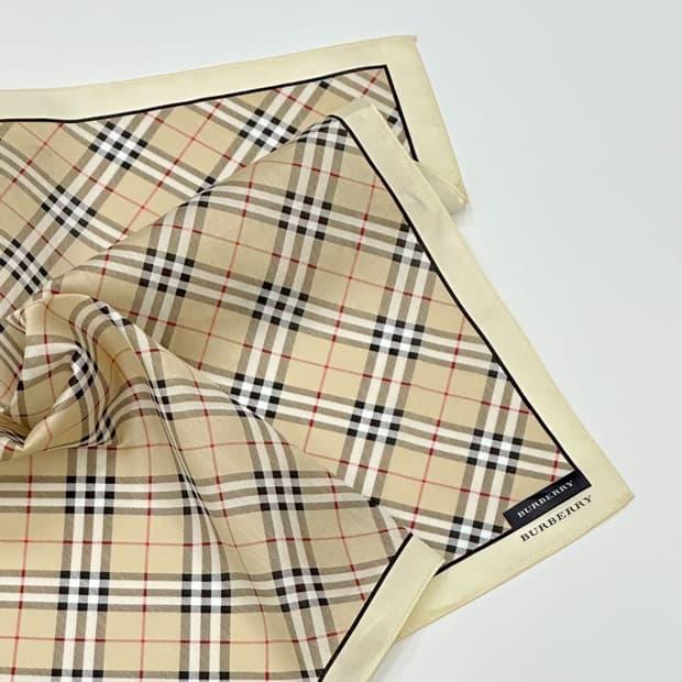 (새상품) burberry/ 버버리 쁘띠스카프 손수건