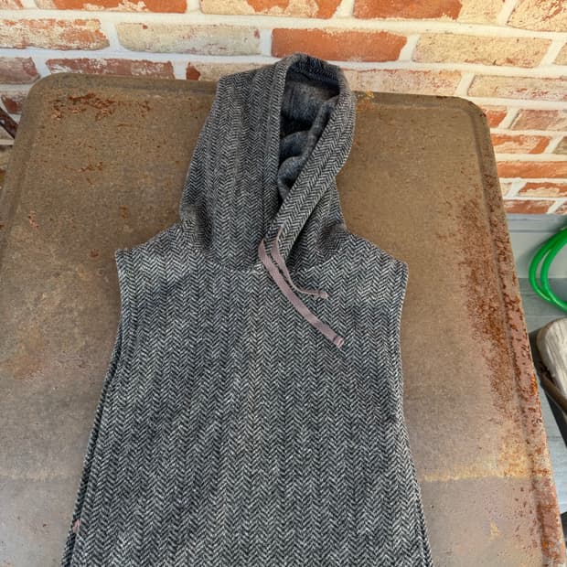 엔지니어드가먼츠 후드 