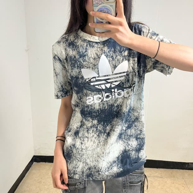 Adidas Chameleon Trefoil T-Shirt