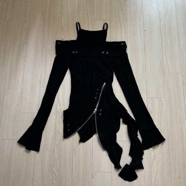 절개포인트 셔링 언발 아카이브 레이어드 스냅버튼 오프숄더 슬리브