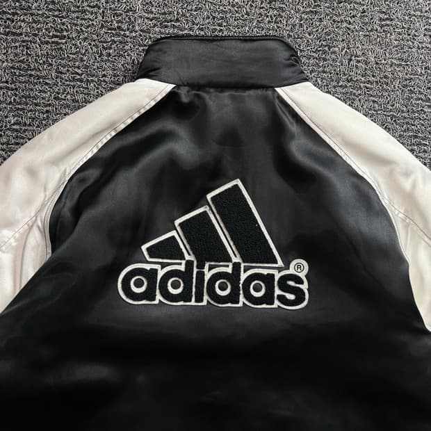 아디다스 빅로고 사틴 배색 스타디움 바시티 자켓 3489