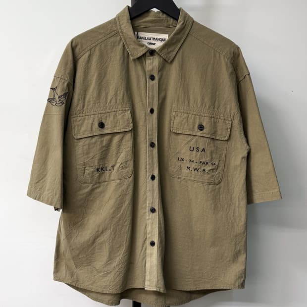 Kakela & Tranquil 투 포켓 하프 셔츠