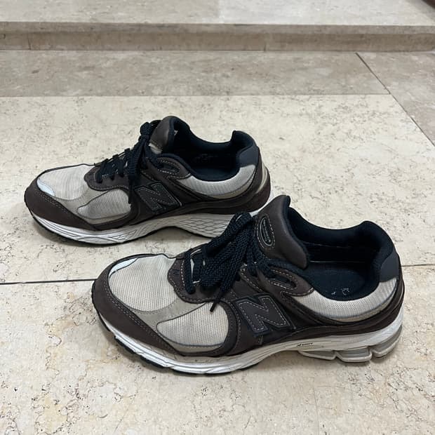 뉴발란스 2002r 고어텍스 브라운 베이지